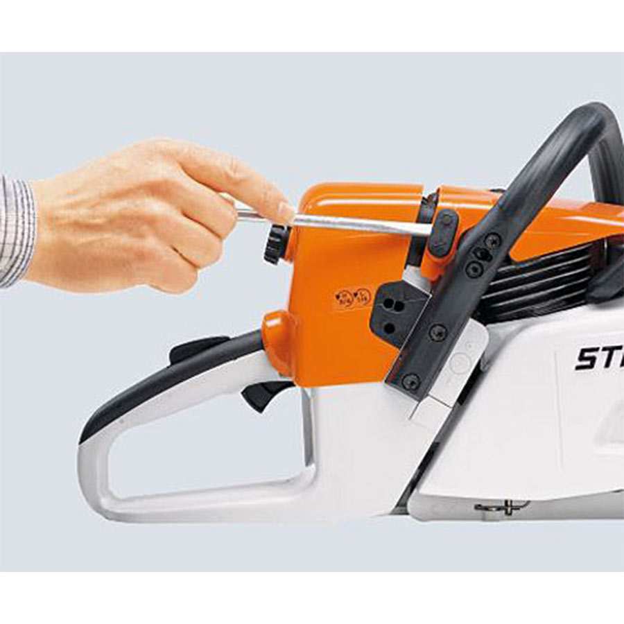 03-Stihl-MS-250-18-inch-chain-saw.jpg